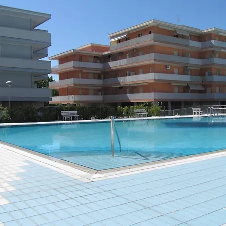 Extra Comfort In A Renovated Flat For 6 Μπιμπιόνε